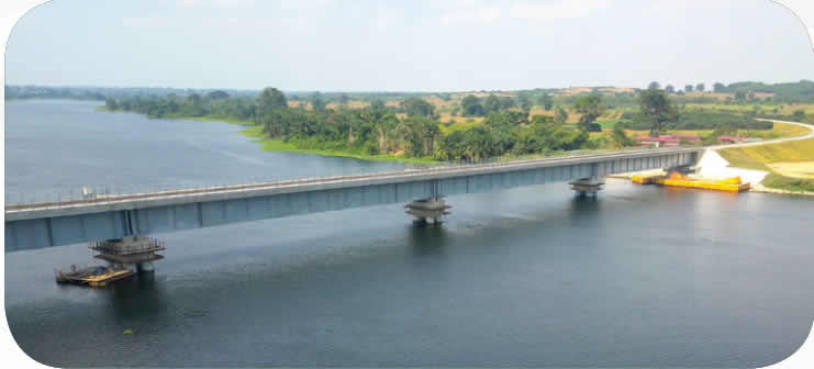 Rail bridge across the Volta Lake at Senchi